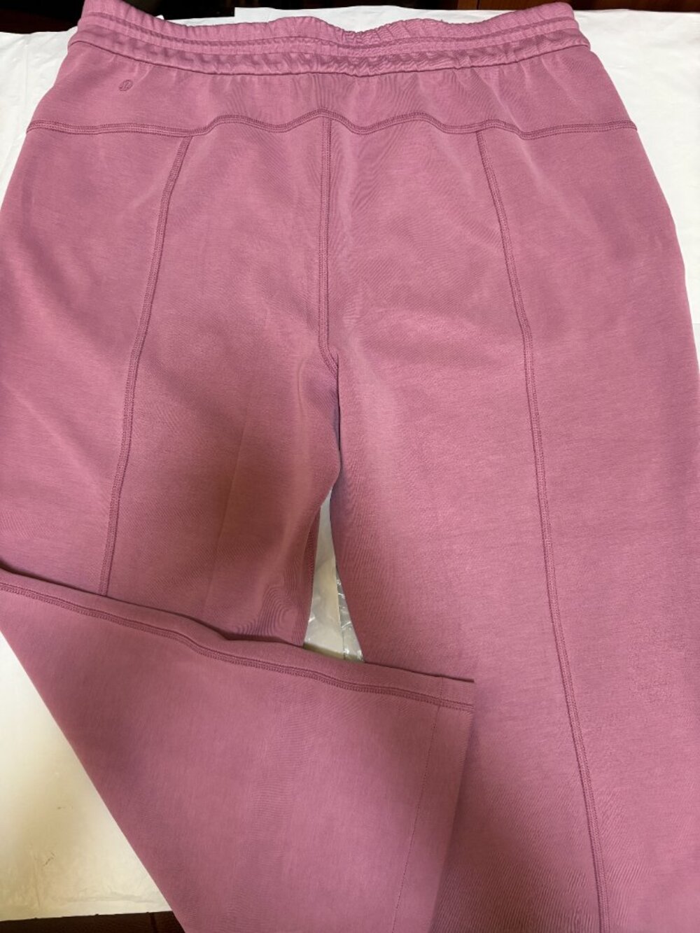 Lululemon  Lululemon Softstreme Flared / Cropped Pants in a pinkish-mauve Sz 12 - Picture 6 of 8